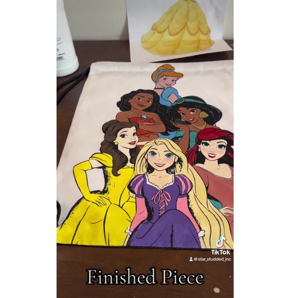 13 x 15 Hand Painted Disney "Princesses" Girl's Kid's Drawstring Backpack - Picture 4 of 4
